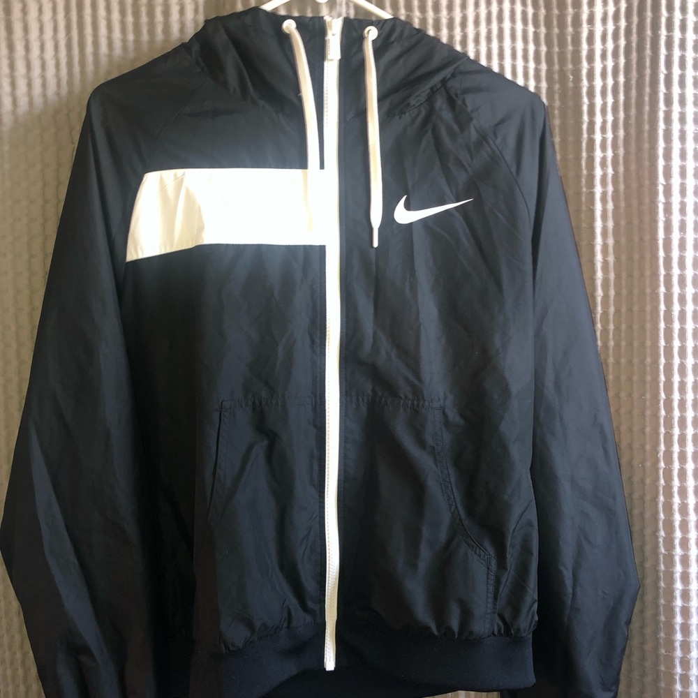 Nike windbreaker jacket, great condition